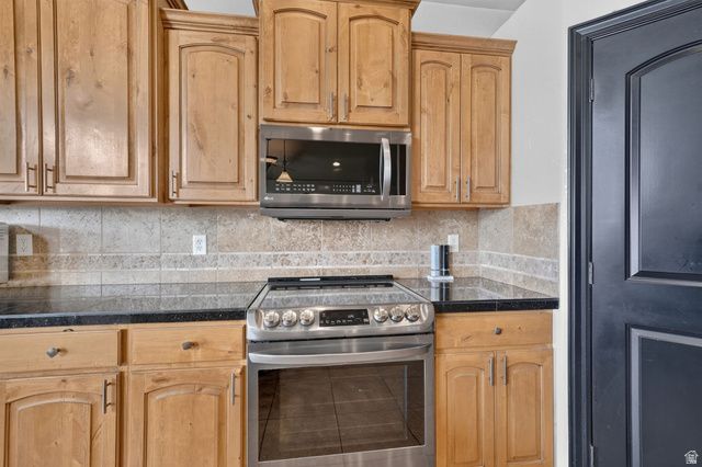11372 S VIA ARBOLES CT, South Jordan, UT 84095