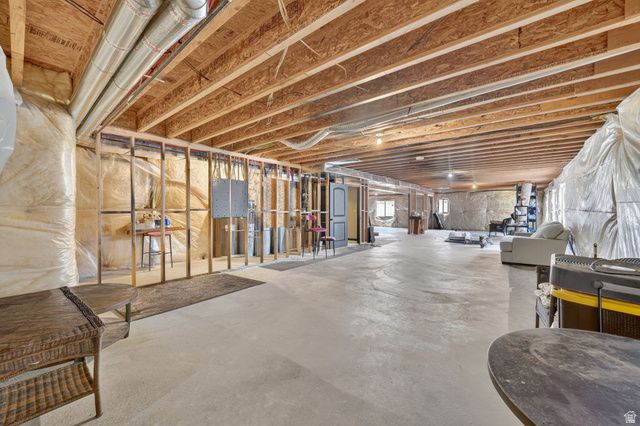 11372 S VIA ARBOLES CT, South Jordan, UT 84095