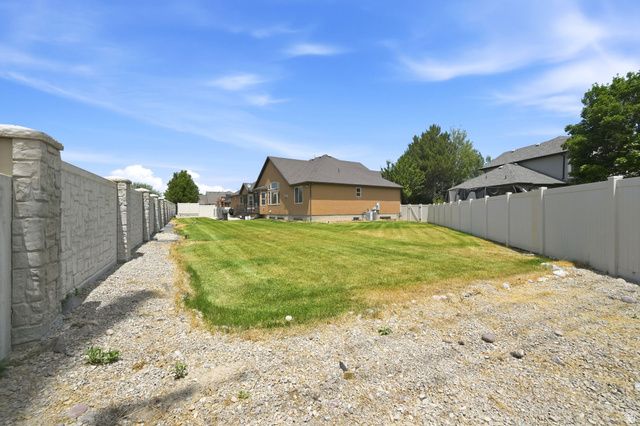 11372 S VIA ARBOLES CT, South Jordan, UT 84095