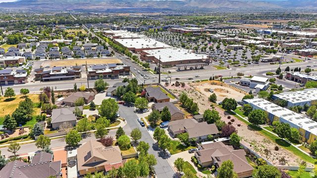 11372 S VIA ARBOLES CT, South Jordan, UT 84095