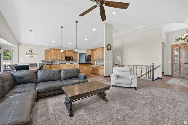 11372 S VIA ARBOLES CT, South Jordan, UT 84095