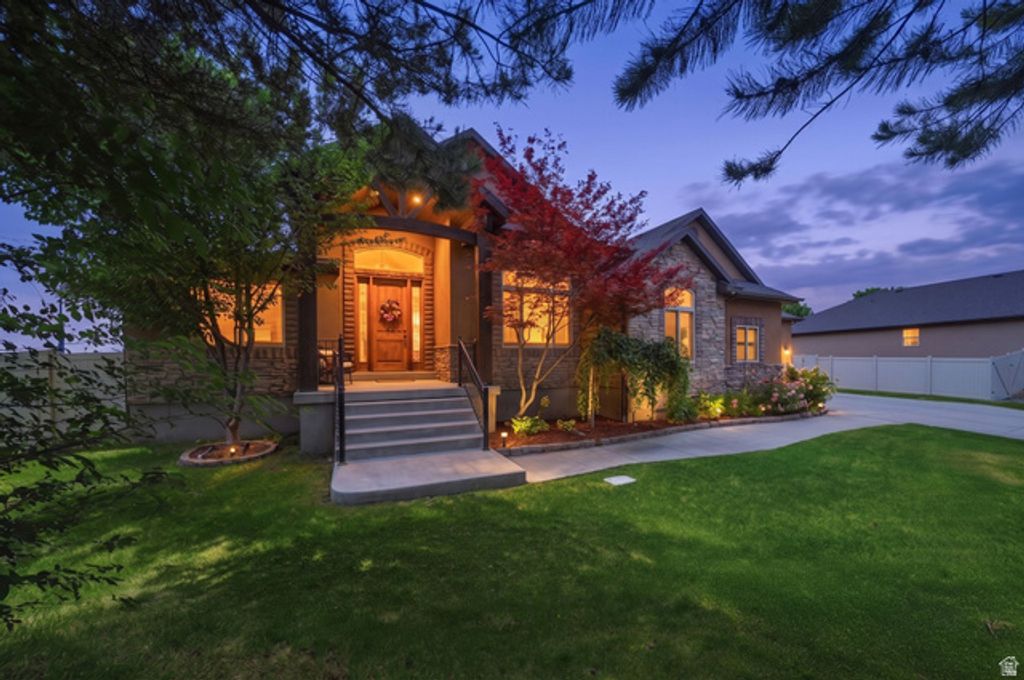 11372 S VIA ARBOLES CT, South Jordan, UT 84095