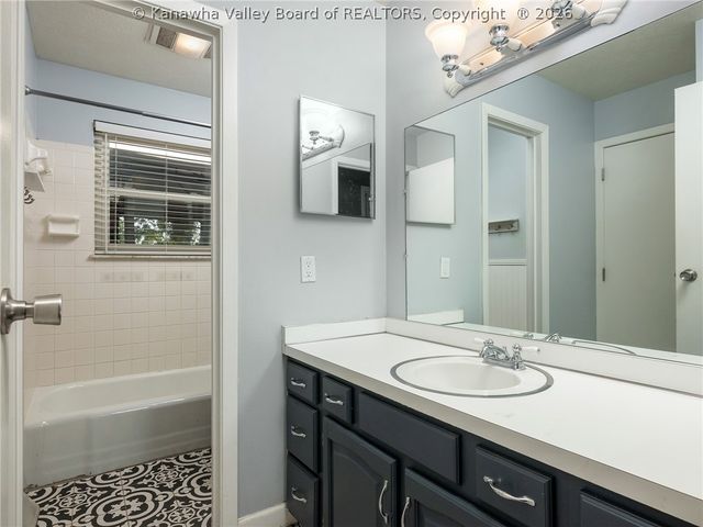 1614 Janet Place, South Charleston, WV 25303