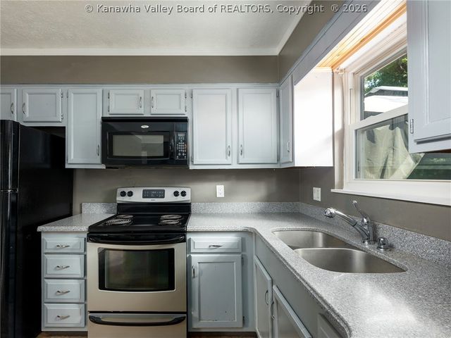 1614 Janet Place, South Charleston, WV 25303