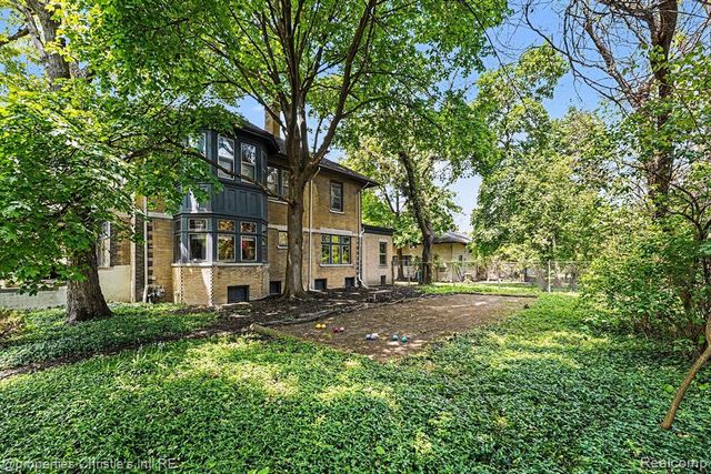 36 Longfellow Street, Detroit, MI 48202