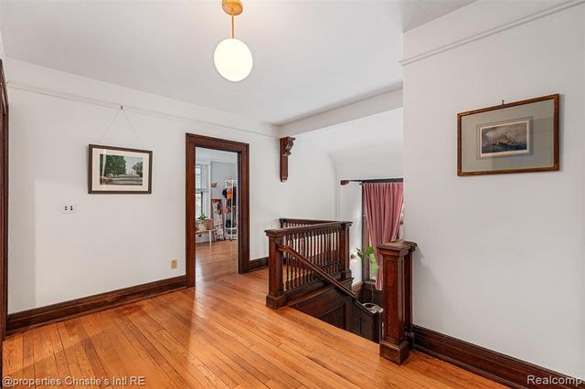 36 Longfellow Street, Detroit, MI 48202