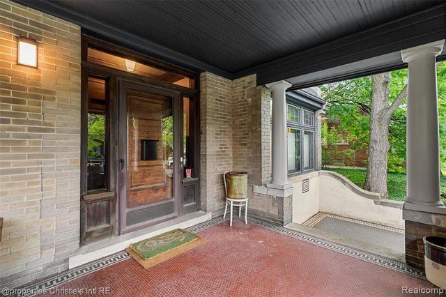 36 Longfellow Street, Detroit, MI 48202