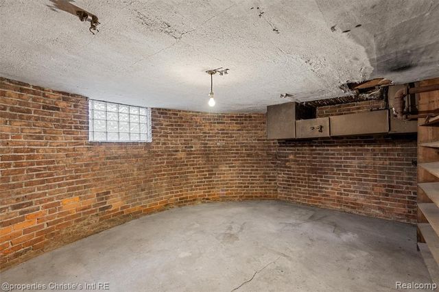 36 Longfellow Street, Detroit, MI 48202