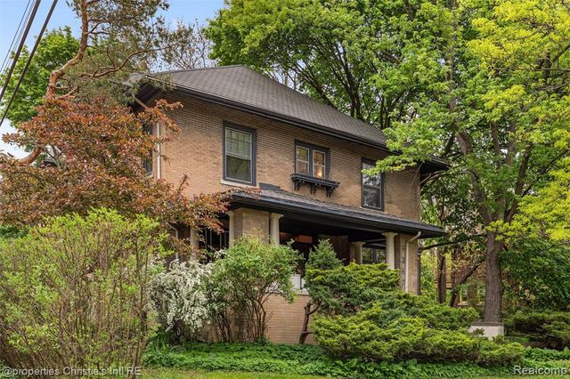 36 Longfellow Street, Detroit, MI 48202