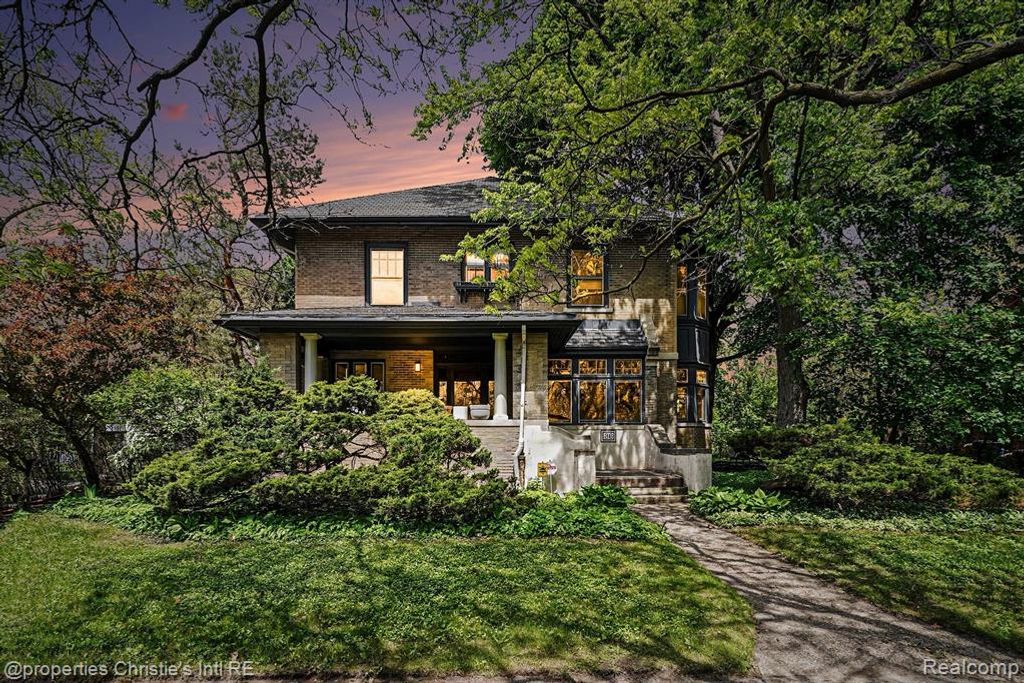 36 Longfellow Street, Detroit, MI 48202