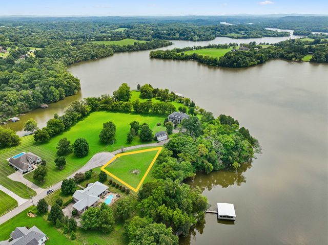 1060 Emerald Valley Dr, Castalian Springs, TN 37031