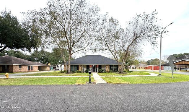 100 Sheridan Drive, Lafayette, LA 70506