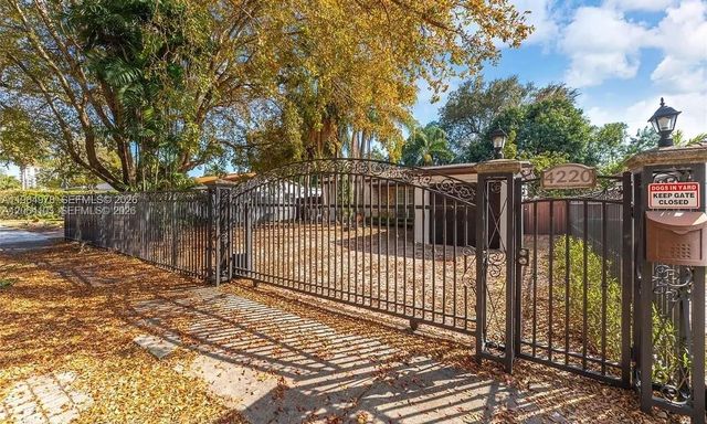 4220 SW St 13th St 0, Miami, FL 33134