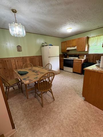 212 Maple Street, Manchester, KY 40962