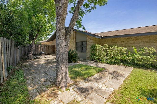 2506 Bon Aire, Victoria, TX 77901