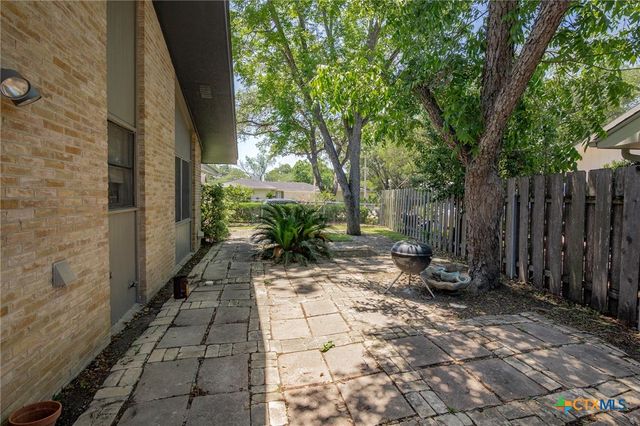 2506 Bon Aire, Victoria, TX 77901