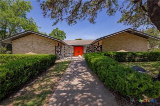 2506 Bon Aire, Victoria, TX 77901