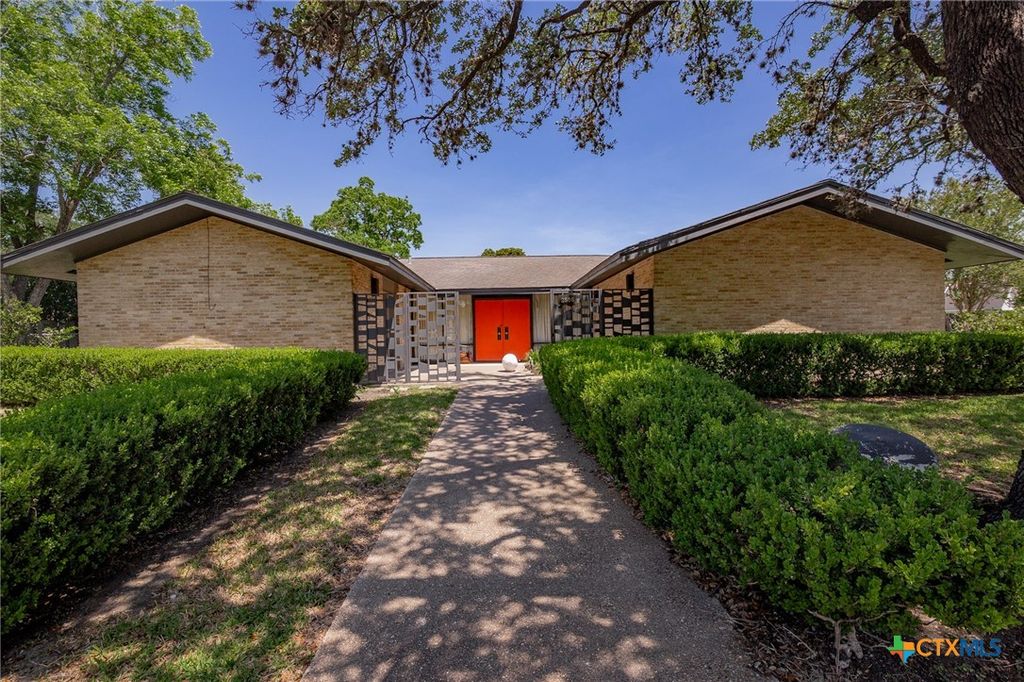 2506 Bon Aire, Victoria, TX 77901