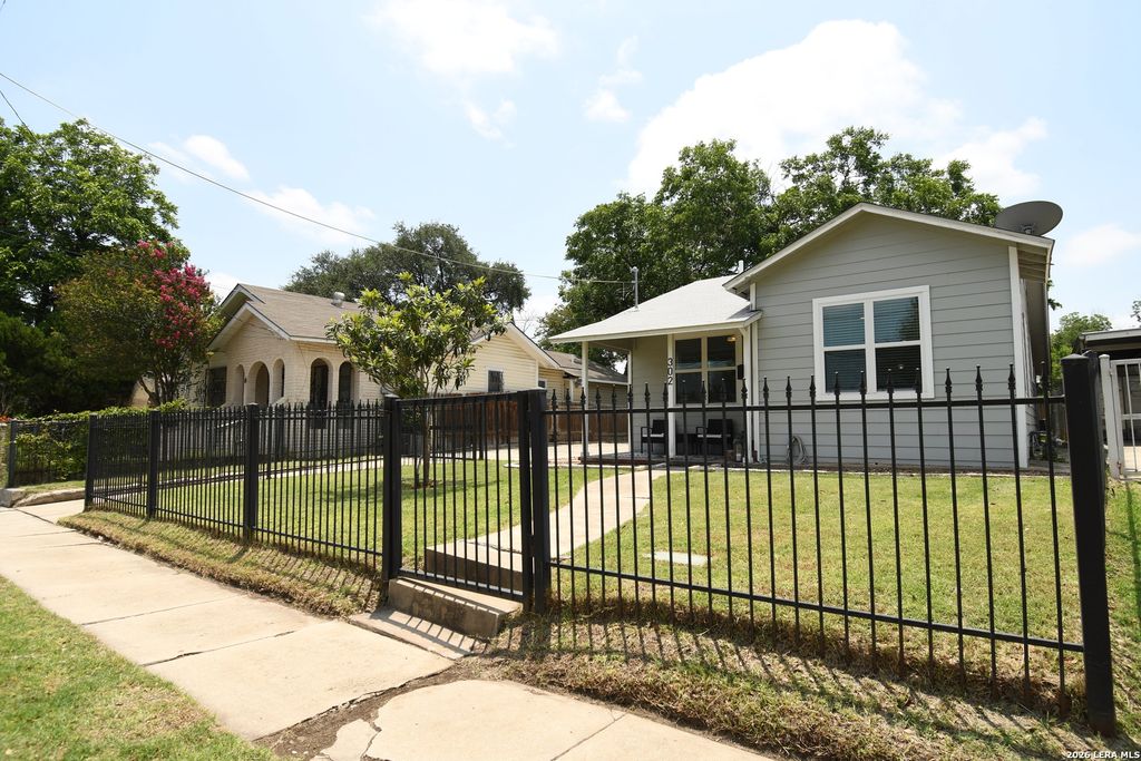 302 PRUITT AVE, San Antonio, TX 78204