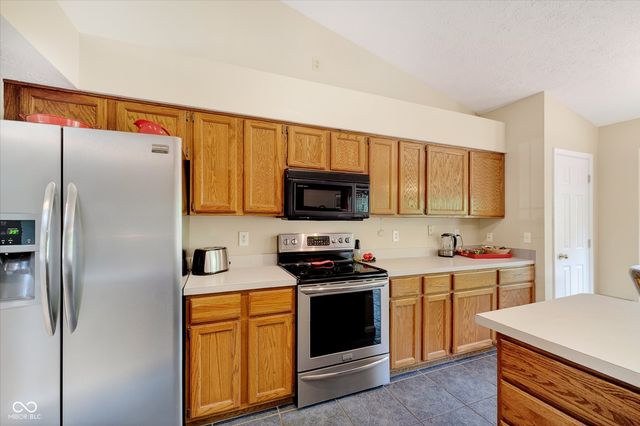 11150 Plum Hollow Circle, Fishers, IN 46037