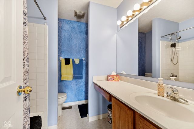 11150 Plum Hollow Circle, Fishers, IN 46037