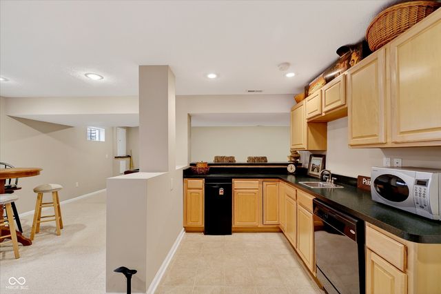 11150 Plum Hollow Circle, Fishers, IN 46037