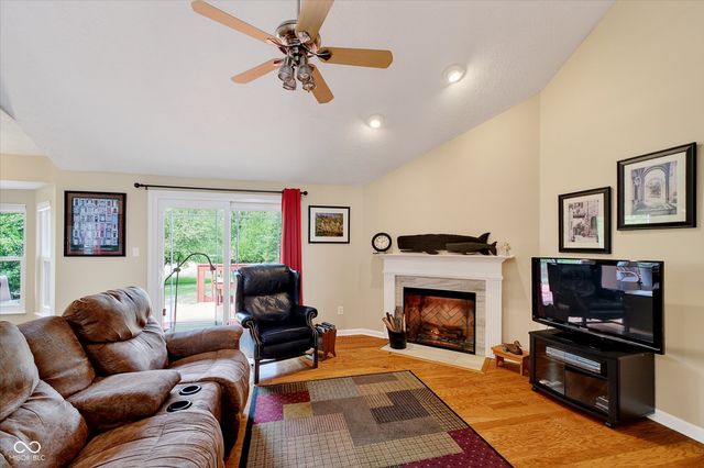 11150 Plum Hollow Circle, Fishers, IN 46037