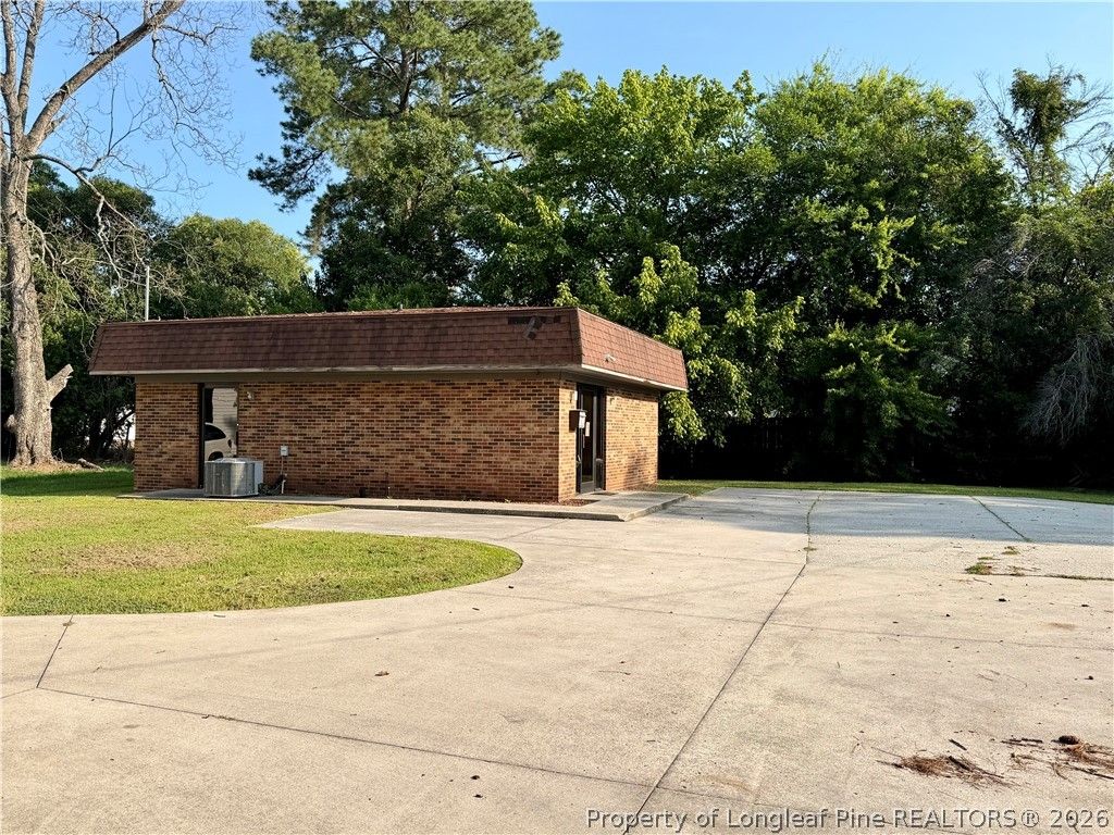 601 E 7th Street, Lumberton, NC 28358 — exterior
