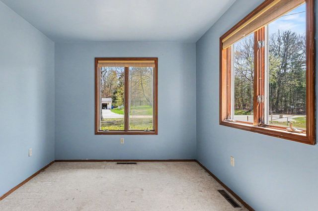 2455 N Smith Street, Sanford, MI 48657