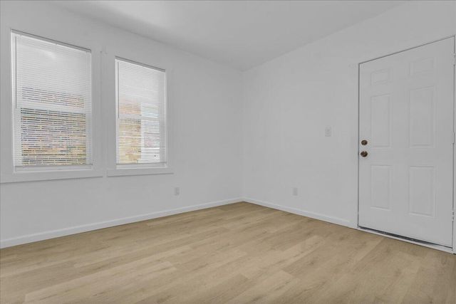 2725 Leslie Street, Detroit, MI 48238