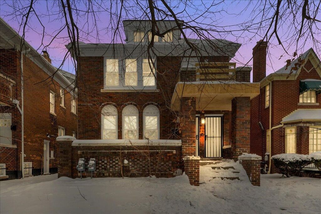 2725 Leslie Street, Detroit, MI 48238