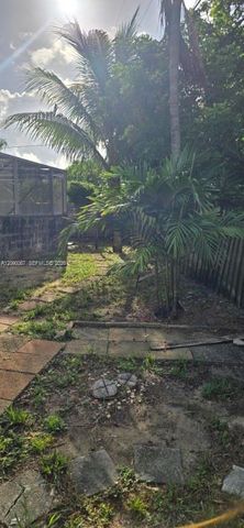 1002 W Broome Street 1, Lantana, FL 33462