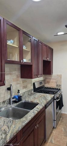 1002 W Broome Street 1, Lantana, FL 33462