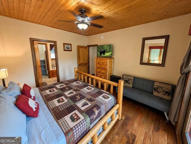 270 Black Bear Ridge Road, Ellijay, GA 30536