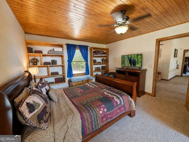 270 Black Bear Ridge Road, Ellijay, GA 30536