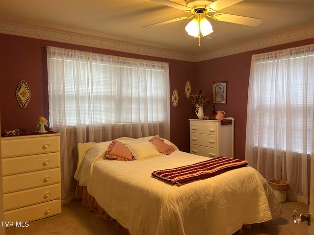 1130 Hixson Avenue, Greeneville, TN 37743