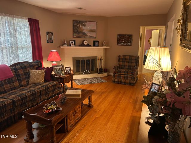 1130 Hixson Avenue, Greeneville, TN 37743