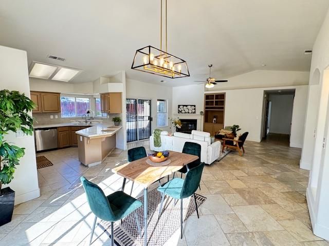 14498 W G Street, Kerman, CA 93630