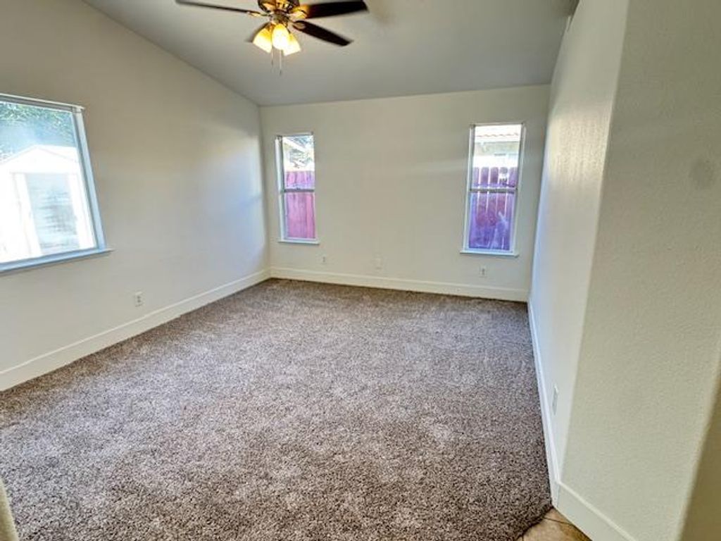 Image 11 of property listing at 14498 W G Street, Kerman, CA 93630