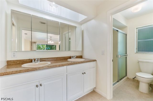 5661 Eichen CIR E, Fort Myers, FL 33919