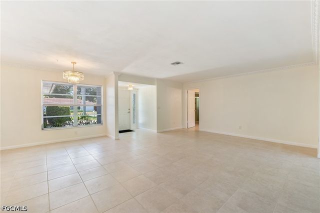 5661 Eichen CIR E, Fort Myers, FL 33919