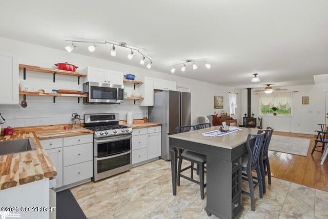 6920 W Beverly Lake Road, Wasilla, AK 99623