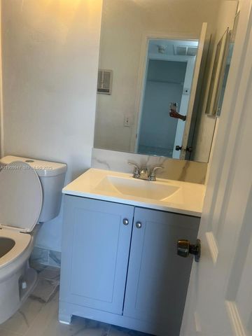 438 NE 210th Cir Terrace 202-4B, Miami, FL 33179