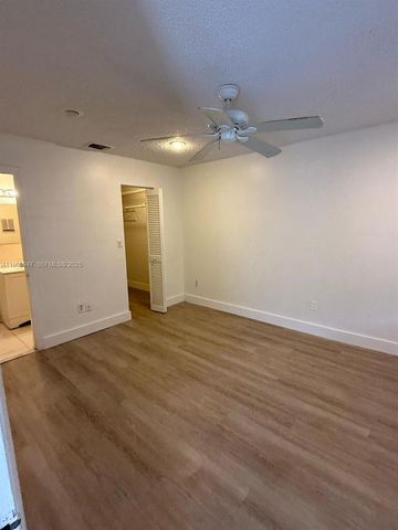 438 NE 210th Cir Terrace 202-4B, Miami, FL 33179