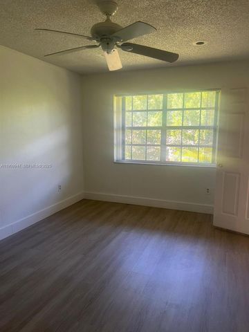 438 NE 210th Cir Terrace 202-4B, Miami, FL 33179