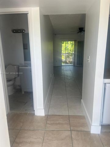 438 NE 210th Cir Terrace 202-4B, Miami, FL 33179