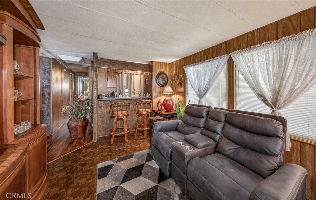 Image 9 of property listing at 13393 Mariposa Road 78, Victorville, CA 92392