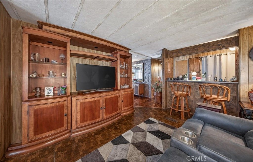 Image 14 of property listing at 13393 Mariposa Road 78, Victorville, CA 92392