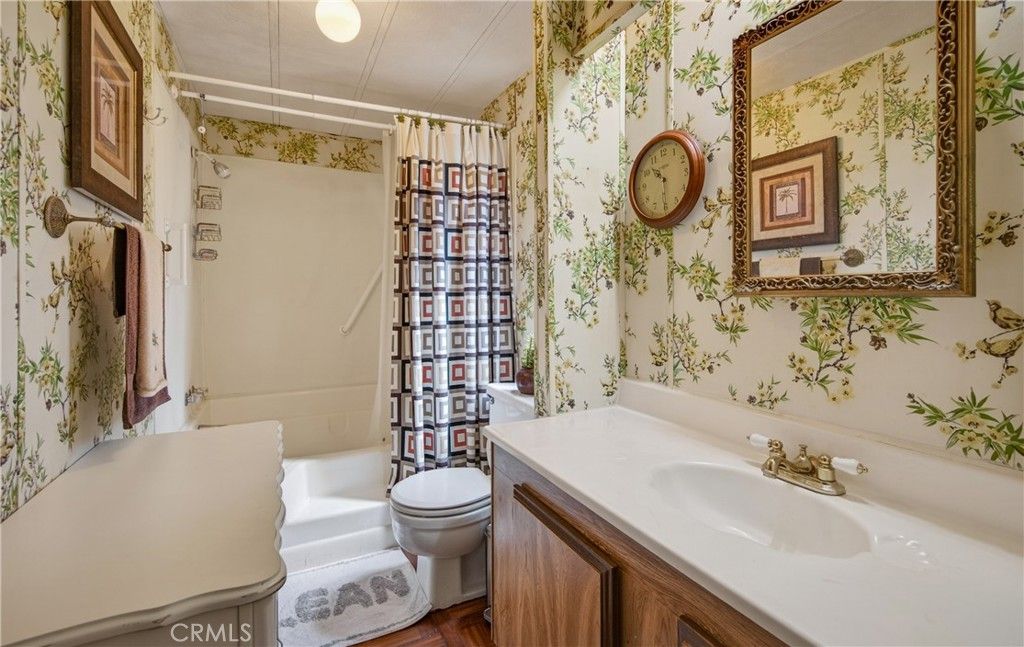 Image 19 of property listing at 13393 Mariposa Road 78, Victorville, CA 92392