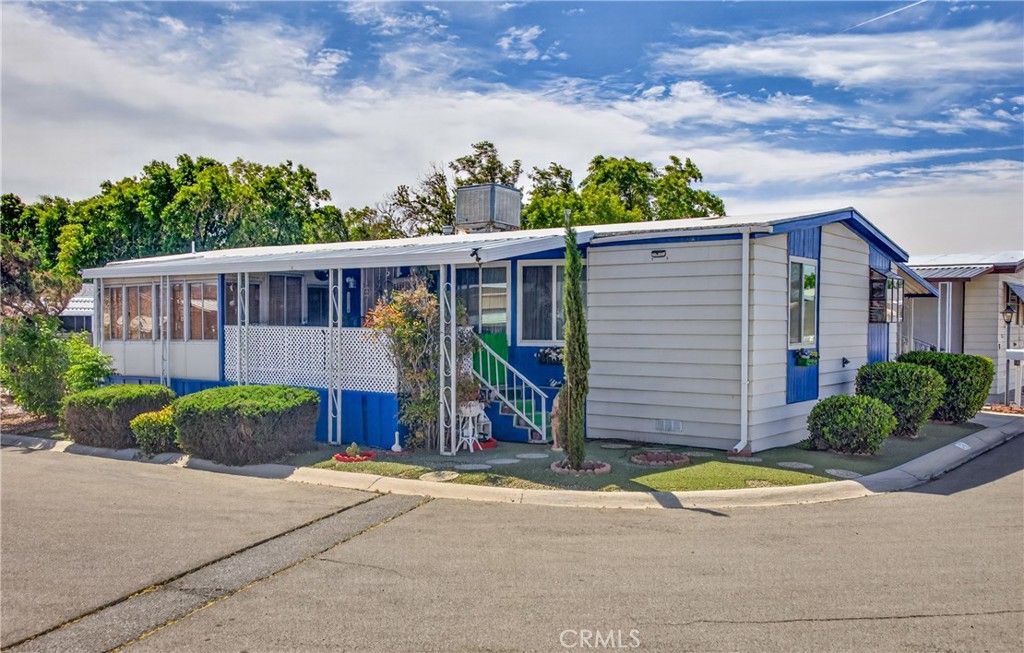 Image 2 of property listing at 13393 Mariposa Road 78, Victorville, CA 92392